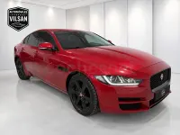 Usado Jaguar XE Pure 180 CV (132 kW) 2015 Granate Berlina