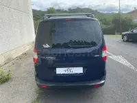 Usado Ford Tourneo Courier Ambiente 100 CV (73 kW) 2018 Azul Monovolumen