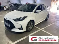 Usado Toyota Yaris Active 116 CV (85 kW) 2025 Blanco Utilitario