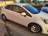 Usado Kia Rio 84 CV (61 kW) 2016 Blanco Utilitario