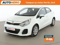 Usado Kia Rio 85 CV (62 kW) 2015 Blanco Berlina