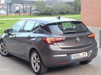 Usado Opel Astra Dynamic 110 CV (80 kW) 2016 Gris / plata Berlina