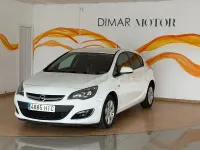 Usado Opel Astra Selective 110 CV (80 kW) 2013 Blanco Berlina
