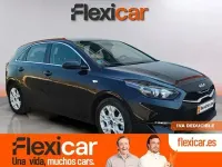 Usado Kia Ceed 136 CV (100 kW) 2023 Negro Utilitario