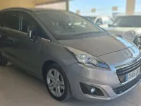 Usado Peugeot 5008 Style 120 CV (88 kW) 2016 Gris Monovolumen