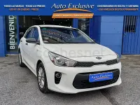 Usado Kia Rio 100 HP (73 kW) 2018 Branco Sedan