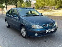 Usado Renault Mégane 95 CV (69 kW) 2000 Azul Berlina