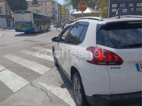 Usado Peugeot 2008 Signature Sky 100 CV (73 kW) 2019 Blanco SUV