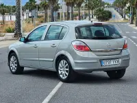 Usado Opel Astra Enjoy 105 CV (77 kW) 2007 Marrón Berlina