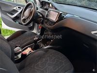 Usado Peugeot 2008 Signature Sky 82 CV (60 kW) 2018 Blanco SUV