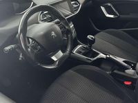 Usado Peugeot 308 SW Active 131 CV (96 kW) 2021 Blanco Familiar