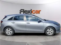 Usado Kia Ceed 136 CV (100 kW) 2023 Gris Utilitario