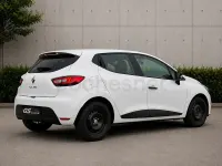 Usado Renault Clio IV Business 75 CV (55 kW) 2019 Blanco Berlina