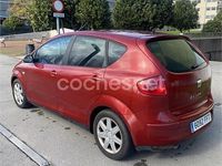 Usado Seat Altea 105 CV (77 kW) 2006 Granate Monovolumen