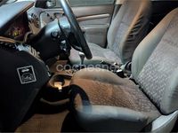 Usado Ford Focus Ghia 100 CV (73 kW) 2000 Azul Berlina