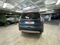Usado Ford Kuga Trend 150 CV (110 kW) 2019 Gris / plata SUV