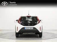 Usado Toyota Aygo X Play 72 CV (52 kW) 2024 Blanco SUV