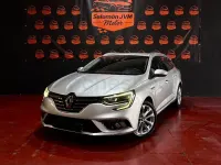Usado Renault Mégane GrandTour Bose Edition 140 CV (102 kW) 2019 Gris / plata Familiar