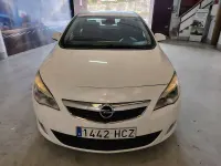 Usado Opel Astra Essentia 95 HP (69 kW) 2011 Branco Sedan