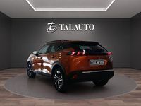 Usado Peugeot 2008 Allure 110 CV (80 kW) 2022 Naranja SUV