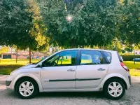 Usado Renault Scénic Dynamique 130 CV (95 kW) 2006 Gris / plata Monovolumen