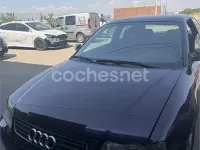 Usado Audi A3 Attraction 130 CV (95 kW) 2002 Violeta / lila Utilitario