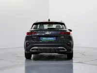 Usado Kia XCeed 141 CV (103 kW) 2024 Gris / plata SUV