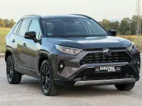Usado Toyota RAV4 Hybrid Style 218 CV (160 kW) 2023 Gris / plata SUV