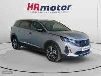 Usado Peugeot 5008 Allure 131 CV (96 kW) 2023 Gris SUV
