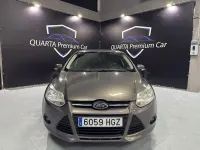 Usado Ford Focus Trend 115 CV (84 kW) 2011 Marrón Familiar