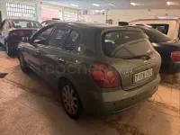 Usado Nissan Almera Acenta 110 CV (80 kW) 2003 Verde Berlina