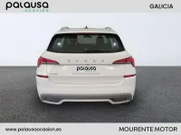 Usado Skoda Kamiq Ambition 110 CV (80 kW) 2022 Blanco SUV