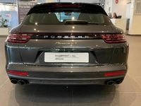 Usado Porsche Panamera Sport Turismo 462 CV (339 kW) 2019 Gris/plata Utilitario