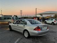 Usado Mercedes C220 Classic 125 HP (91 kW) 2001 Cinzento Sedan