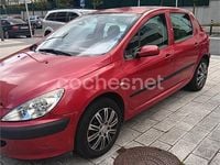 Usado Peugeot 307 110 CV (80 kW) 2004 Granate Berlina