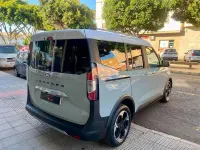 Usado Ford Tourneo Courier Trend 125 CV (91 kW) 2025 Blanco Monovolumen