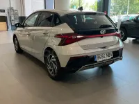 Usado Hyundai i20 100 CV (73 kW) 2025 Gris / plata Utilitario
