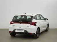Usado Hyundai i20 84 CV (61 kW) 2022 Blanco Utilitario