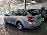 Usado Skoda Octavia Style 116 CV (85 kW) 2019 Gris Familiar