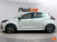 Usado Toyota Yaris Hybrid Active 116 CV (85 kW) 2025 Blanco Berlina