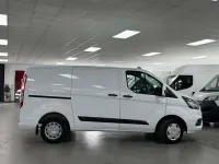 Usado Ford Transit Custom Trend 131 CV (96 kW) 2023 Blanco Van
