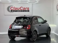 Usado Fiat 500e La Prima 86 kW (118 CV) 2022 Negro Utilitario