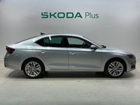Usado Skoda Octavia 150 CV (110 kW) 2025 Gris plata