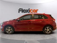 Usado Hyundai i30 120 CV (88 kW) 2021 Granate Berlina