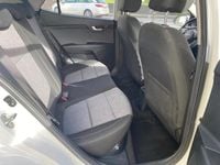 Usado Kia Stonic 84 HP (61 kW) 2022 Branco SUV