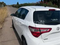 Usado Toyota Yaris Active 69 CV (50 kW) 2017 Blanco Berlina