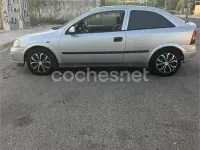 Usado Opel Astra Club 84 CV (61 kW) 2002 Gris / plata Berlina