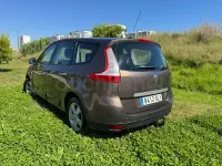 Usado Renault Grand Scénic II 105 CV (77 kW) 2009 Marrón Monovolumen