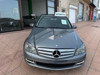 Usado Mercedes C200 Avantgarde 136 CV (100 kW) 2011 Gris / plata Berlina