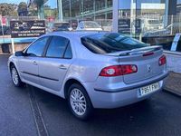 Usado Renault Laguna III Authentique 111 CV (81 kW) 2007 Gris / plata Berlina